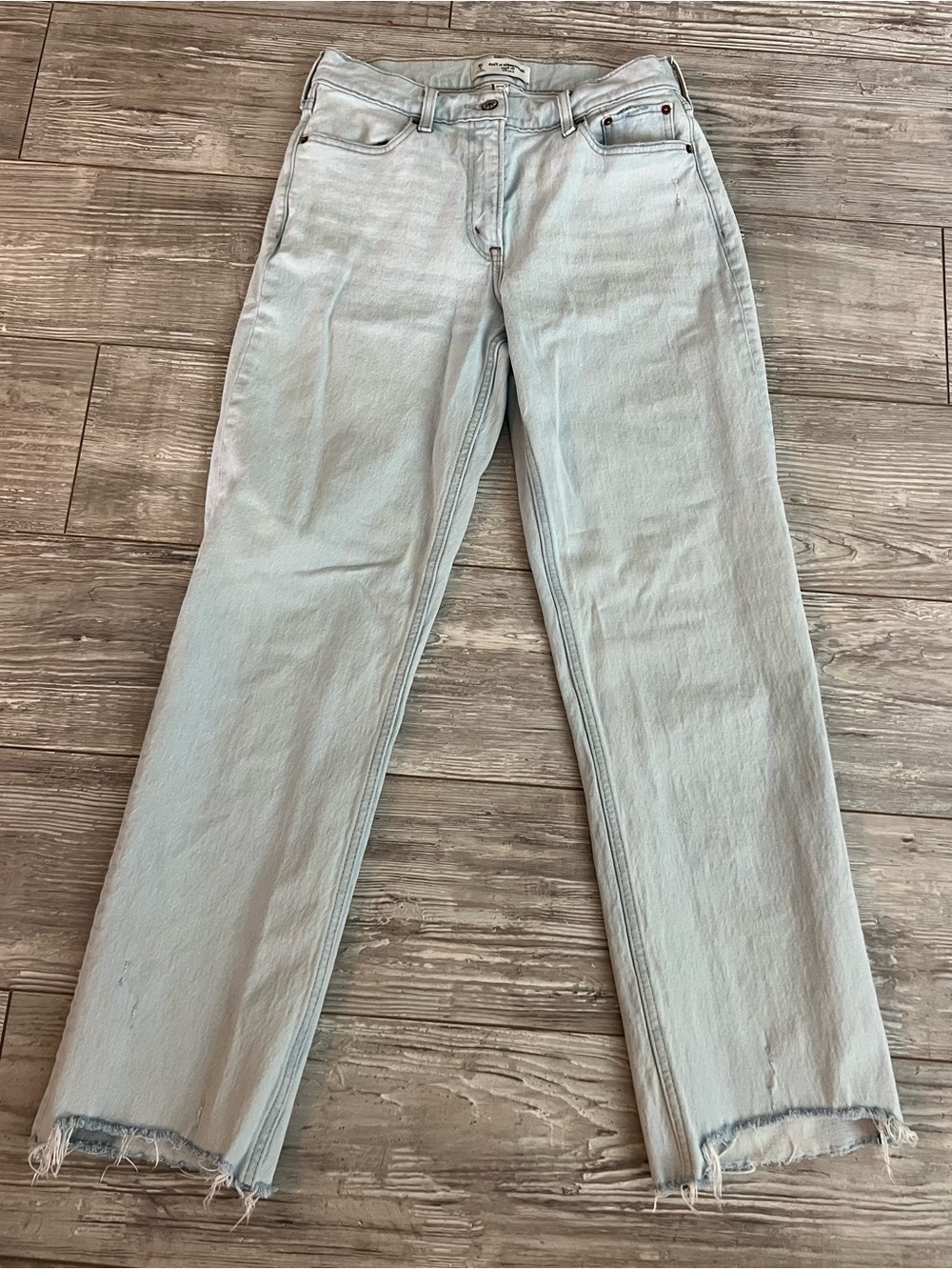 Abercrombie & Fitch Light Wash Curve Love The Baggy Low Rise Jeans